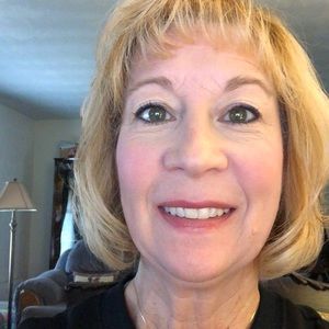 Meet your Posher, Cynthia